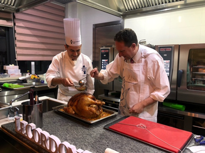 ATO Shanghai organized a cooking event at the prestigious Le Cordon Bleu culinary school, with a demonstration led by Consul General James Heller and Michelin three-star chef Philippe Labbé.