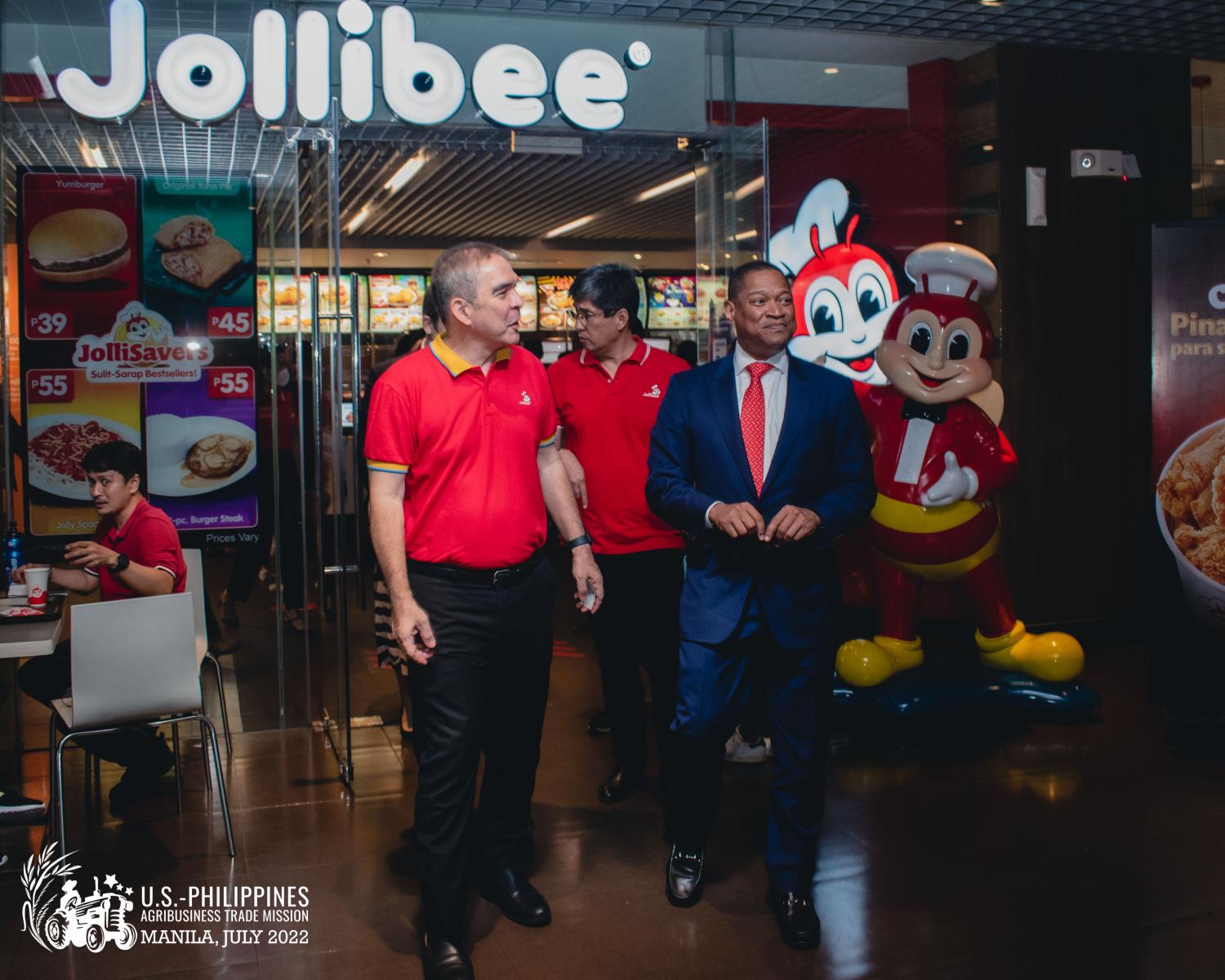 Administrator Whitley has lunch at Jollibee with Vice President of Public Affairs, Atty Raul Academia, and the Chief Sustainability and Public Affairs Officer, Jose A. Minana. 100% of the potatoes used by Jollibee restaurants comes from the U.S.