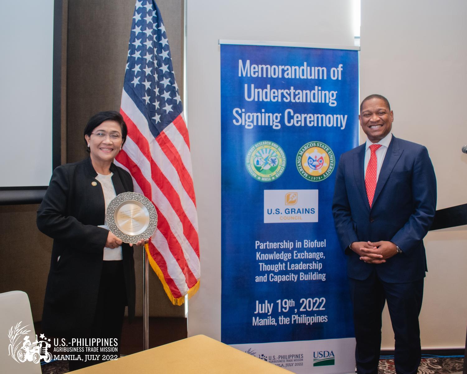 Administrator Whitley witnessed the signing of an MOU between the U.S. Grains Council and Mariano Marcos State University in support of biofuels knowledge exchange & capacity building & providing a forum for solutions to the current energy crisis. Here is Administrator Whitley and the President of Mariano Marcos State University, Dr. Shirley C, Agrupis. 