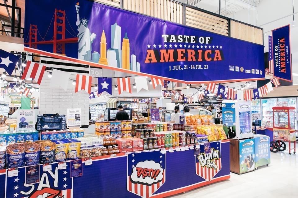 A food retailer in Bangkok helps shoppers celebrate the taste of America with an abundant display promoting U.S. foods, ingredients, and of course condiments and sauces. 